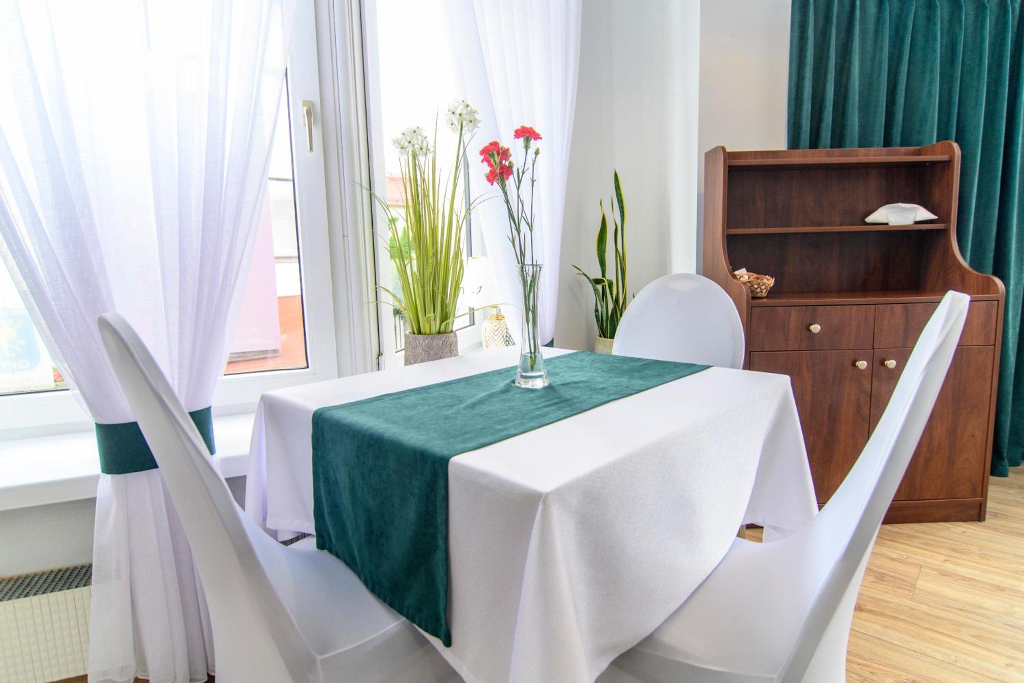 Hotel Dana Bytów Dış mekan fotoğraf