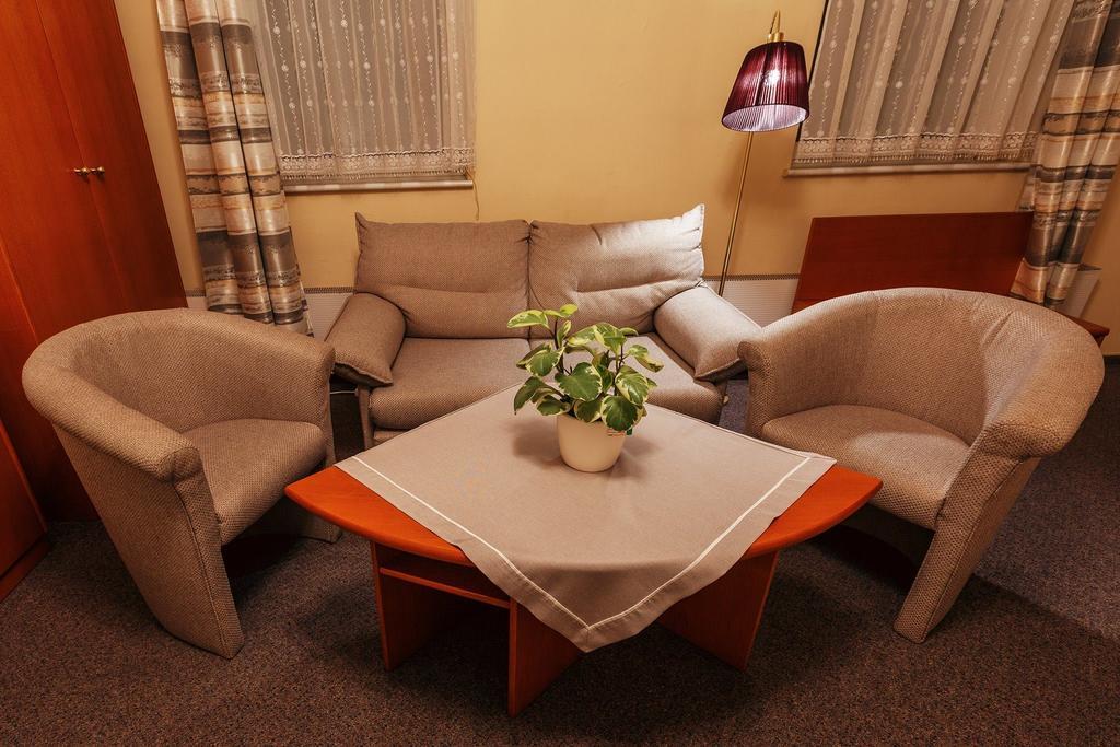 Hotel Dana Bytów Dış mekan fotoğraf